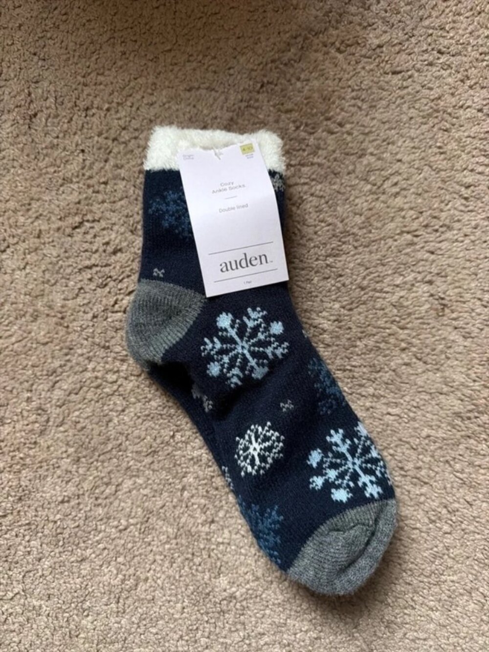 Auden Women’s Cozy Ankle Socks Snowflake Winter NWT